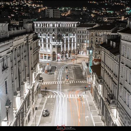 La Boutique Del Vento - Esclusivo In Pieno Centro Apartment ตรีเอสเต ภายนอก รูปภาพ