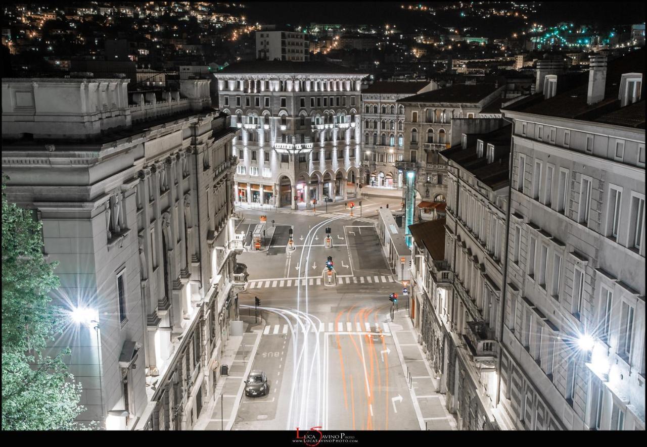 La Boutique Del Vento - Esclusivo In Pieno Centro Apartment ตรีเอสเต ภายนอก รูปภาพ