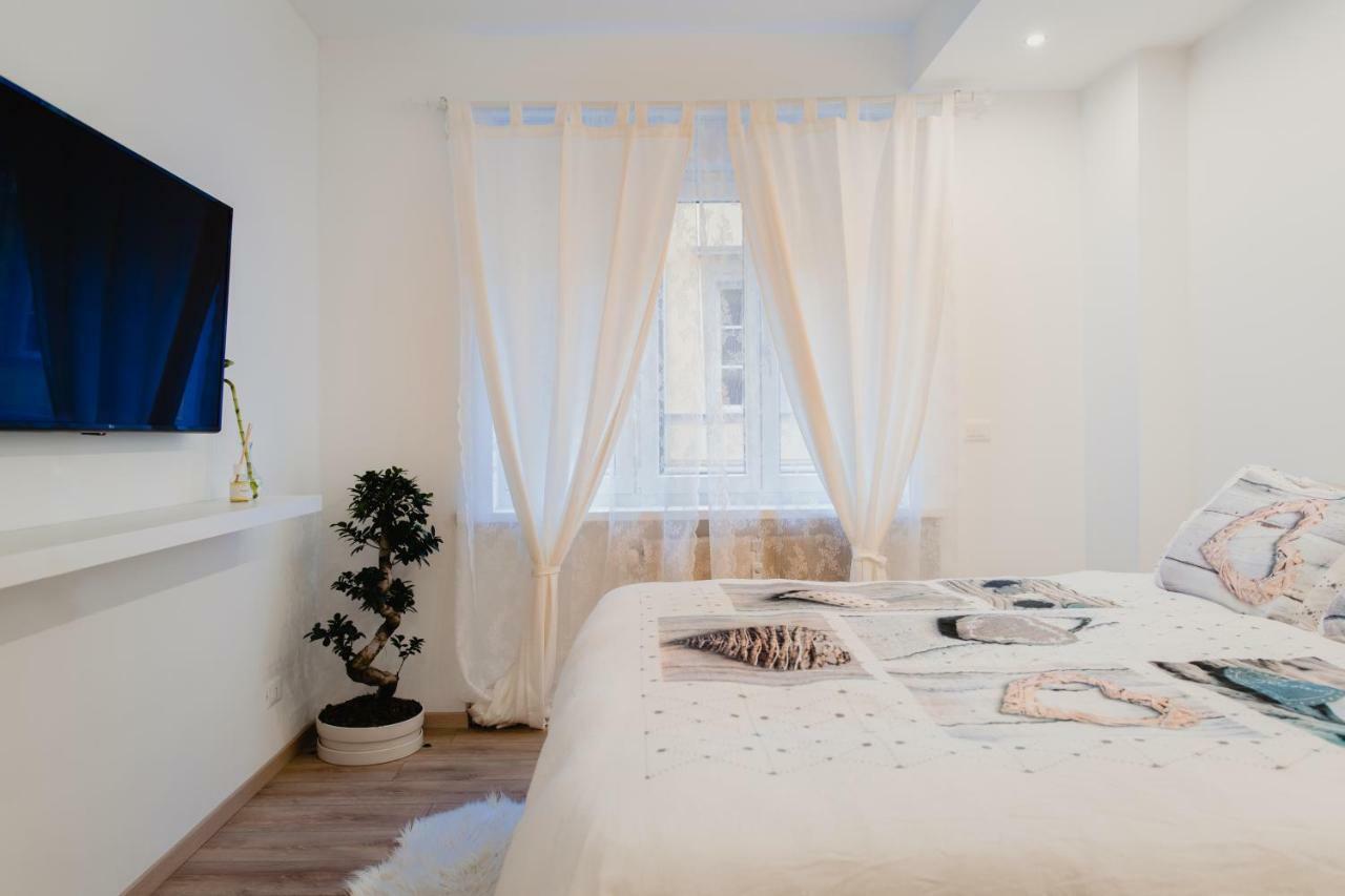 La Boutique Del Vento - Esclusivo In Pieno Centro Apartment ตรีเอสเต ภายนอก รูปภาพ