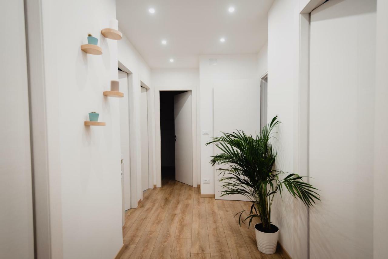 La Boutique Del Vento - Esclusivo In Pieno Centro Apartment ตรีเอสเต ภายนอก รูปภาพ
